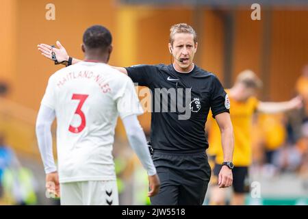 Referee John Brooks during the Premier League match between Wolverhampton Wanderers and Southampton at Molineux, Wolverhampton on Saturday 3rd September 2022. (Credit: Gustavo Pantano | MI News) Credit: MI News & Sport /Alamy Live News Stock Photo