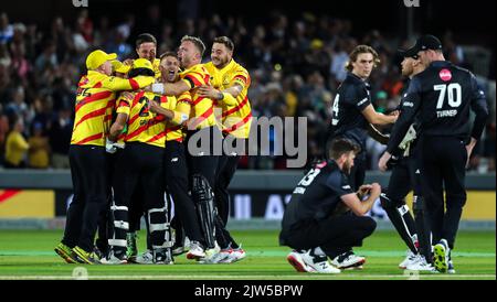 Trent Rockets players celebrate winning during the The Hundred Mens Final Trent Rockets v Manchester Originals at Trent Bridge, Nottingham, United Kingdom, 3rd September 2022  (Photo by Ben Whitley/News Images) Stock Photo