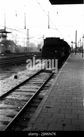 Image of the steam locomotive No. 5555 (series 5500) of the N.S. With a ...