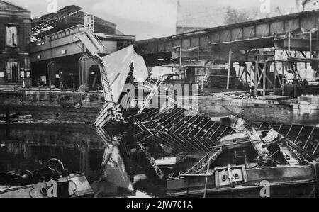 View of the N.S. station Rotterdam Beurs in Rotterdam, after the bombing of 14 May 1940. Stock Photo