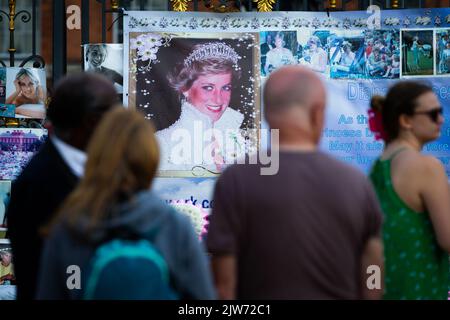 Princess diana portrait hi-res stock photography and images - Alamy