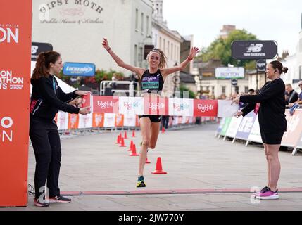 Eilish McColgan celebrates winning the Big Half, which runs from Tower Bridge to Greenwich, London. Picture date: Sunday September 4, 2022. Stock Photo