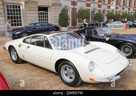 Ferrari 365 P Berlinetta Speciale 'Tre Posti' Coupe (1966). Concours of Elegance 2022, Hampton Court Palace, London, UK, Europe Stock Photo