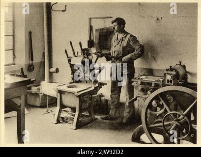 Interior of the Royal soap factory De Duif van Chr. Pleines on the Dolderseweg in Den Dolder: stereotypie device of the printing company. Stock Photo