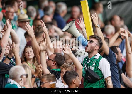 Virton's supporters pictured during a soccer game between RE Virton and FCV Dender EH, Sunday 04 September 2022 in Virton, on day 4 out of 22 in the 2022-2023 1B Challenger Pro League 2nd division of the Belgian championships. BELGA PHOTO BRUNO FAHY Stock Photo
