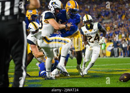 Pittsburgh, Pennsylvania, USA. 1st Sep, 2022. September 1st, 2022 Pittsburgh Panthers vs West Virginia Mountaineers in Pittsburgh, PA at Acrisure Stadium. Jake Mysliwczyk/BMR (Credit Image: © Jake Mysliwczyk/BMR via ZUMA Press Wire) Stock Photo