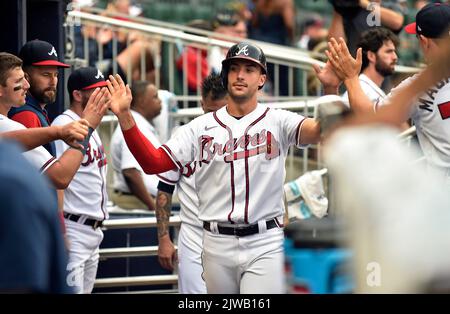 Matt Olson's solo home run, 04/03/2022