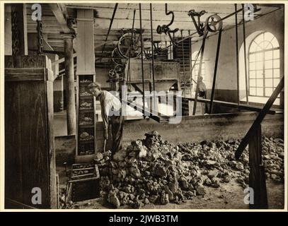 Interior of the Royal soap factory De Duif van Chr. Pleines on the Dolderseweg in Den Dolder: the Malerij van de Soep Power Factory. Stock Photo