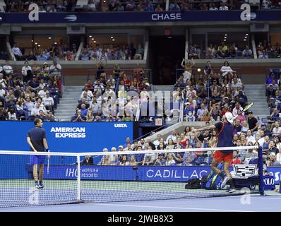 Fokina Racket Flushing Meadow, United States. 04th Sep, 2022. Matteo Berrettini of ...