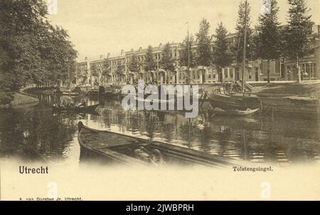 View of the Stadsbuitengracht in Utrecht with the facades of Huizen on the Tolsteegsingel in the background. Stock Photo