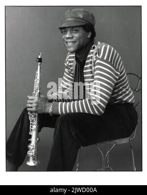 Posed portrait of smiling avant garde jazz saxophonist JULIUS HEMPHILL in a studio in Brooklyn, New York in 1982 Stock Photo