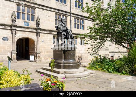 Statue of Charles Darwin Statue outside Shrewsbury Library Shrewsbury Shropshire England UK GB Europe Stock Photo