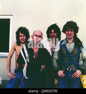 Slade, englische Glam Rock und Hard Rock Band, Dave Hill, Jim Lea, Don Powell, Noddy Holder, Aufnahme in Deutschland, 1985. Slade, English Glam Rock and Hard Rock band, Dave Hill, Jim Lea, Don Powell, Noddy Holder, photo taken in Germany, 1985. Stock Photo