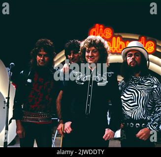 Die Spiebude, ARD Spielshow, Deutschland, 1985, mit Slade, englische Glam Rock und Hard Rock Band. Spielbude, TV music show, Germany, 1985, with Slade, English Glam Rock and Hard Rock band. Stock Photo