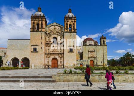 The famous Templo de Santo Domingo de Guzmán in the historical center of Oaxaca de Juarez, Oaxaca state, Mexico Stock Photo