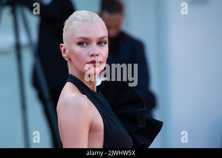 Venice, Italy. 04th Sep, 2022. Stella Maxwell Credit: Imagespace/Alamy Live News Stock Photo