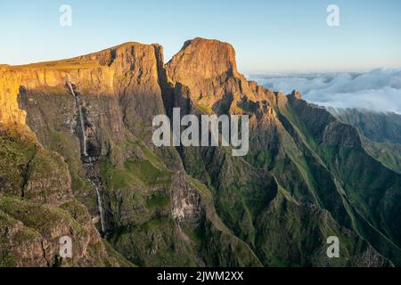 Dawn Light at The Amphitheatre, Drakensberg Mountains, Royal Natal ...