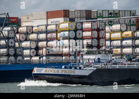 Europoort, Pernis, container storage in Rotterdam-Botlek, standard TEU containers and liquids, chemical tank containers, on the Oude Maas Canal, tanke Stock Photo