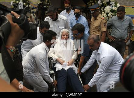 Mumbai, India. 06th Sep, 2022. Simone Tata leaves after attending the funeral. Cyrus Mistry, former chairman of Tata Sons died in car accident after his car crashed into a road divider on Sunday in Palghar district of Maharashtra. Credit: SOPA Images Limited/Alamy Live News Stock Photo