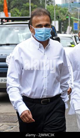Mumbai, India. 06th Sep, 2022. Chairman of Reliance Group, Anil Ambani wearing a protective face mask arrives at the funeral. Cyrus Mistry, former chairman of Tata Sons died in car accident after his car crashed into a road divider on Sunday in Palghar district of Maharashtra. (Photo by Ashish Vaishnav/SOPA Images/Sipa USA) Credit: Sipa USA/Alamy Live News Stock Photo