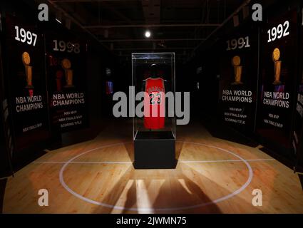 Michael Jordan's 1998 'The Last Dance' Chicago Bulls signed and game worn  jersey on display during VICTORIAM, a special two-part curated collection  of Stock Photo - Alamy