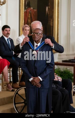 President Joe Biden presents the Medal of Valor, the nation's highest ...