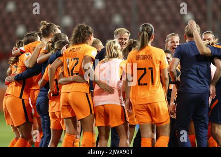 UTRECHT - Coach Andries Jonker of Holland Women (c) during the Women's World Cup Qualifying Match between the Netherlands and Iceland at Stadion Galgenwaard on September 6, 2022 in Utrecht, Netherlands. ANP PIETER STAM DE YOUNG Stock Photo