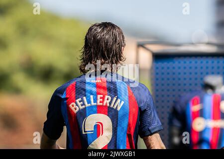 Hector Bellerin poses for photo during his presentation as new player of  Real Betis Balompie at Benito Villamarin stadium on September 9, 2021 in  Sevilla, Spain Stock Photo - Alamy