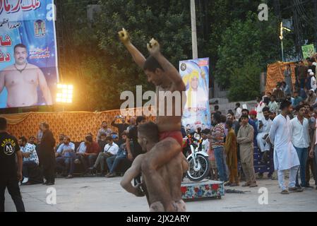 Lahore, Pakistan. 04th Sep, 2022. Pakistani Kushti wrestlers (Desi ...