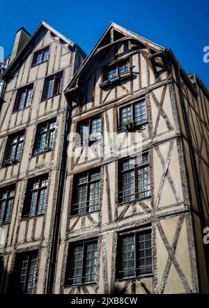 Medieval house with exposed beams in Rue des Barres, Marais quarter, Paris, France Stock Photo