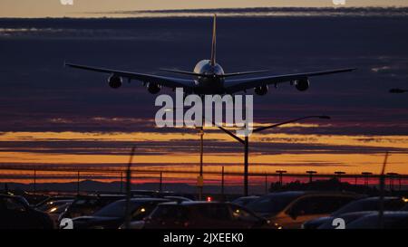 Richmond, British Columbia, Canada. 6th Sep, 2022. British Airways Airbus A380 jetliner (G-XLEF) lands at twilight, Vancouver International Airport. (Credit Image: © Bayne Stanley/ZUMA Press Wire) Stock Photo