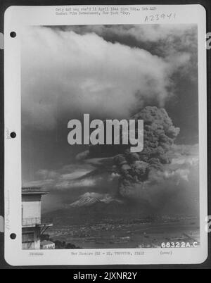 General View Of The Eruption Of Mt. Vesuvius On 23 March 1944. Italy. Stock Photo