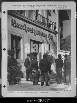 Berchtesgaden, Germany -- Berchtesgaden Hof, A Most Elaborate Vacation Inn, Is Shown To The Gis By Lt. Louis H. Merz, Of The Bronx, Ny, Acting As A Guide Through The Bavarian Alps To Vacation-Minded 101St Airborne Division'S 327Th Glider Infantry Regiment Stock Photo