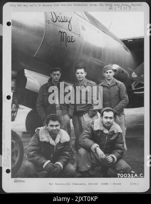 Ground Crew Of The Martin B-26 'Bomb Boogie' Of The 553Rd Bomb Squadron ...