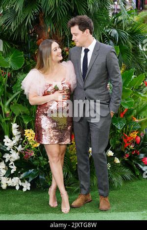 Billie Lourd, Austen Rydell attend the 2023 Vanity Fair Oscar Party at ...