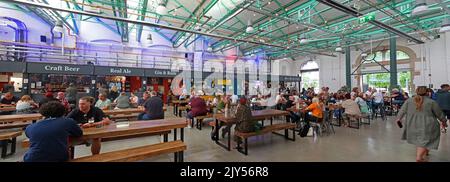 Crewe town market interior, cafes, bars, craft beer, real ale and stalls, 27 Earle St, Crewe, Cheshire, England, UK,  CW1 2BL Stock Photo