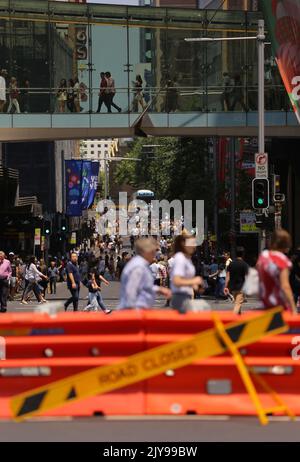 6th January 2019, Sydney NSW Australia : Streetview of Pitt pedestrian  street full of people in Sydney Australia Stock Photo - Alamy
