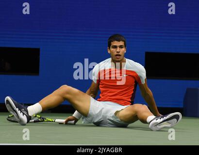 New York, Gbr. 07th Sep, 2022. New York Flushing Meadows US Open Day 10 07/09/2022 Carlos Alcaraz (ESP) quarter final match Credit: Roger Parker/Alamy Live News Stock Photo