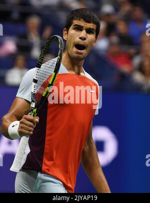 New York, Gbr. 07th Sep, 2022. New York Flushing Meadows US Open Day 10 07/09/2022 Carlos Alcaraz (ESP) quarter final match Credit: Roger Parker/Alamy Live News Stock Photo