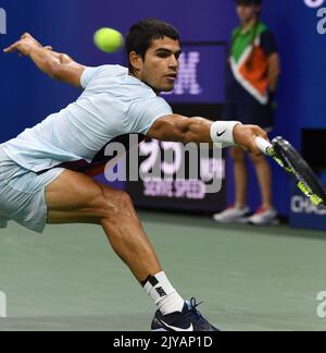 New York, Gbr. 07th Sep, 2022. New York Flushing Meadows US Open Day 10 07/09/2022 Carlos Alcaraz (ESP) quarter final match Credit: Roger Parker/Alamy Live News Stock Photo