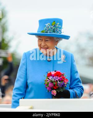 FILE: Poundbury, Dorset, UK.  8th September 2022.  File picture of HM Queen Elizabeth II at Poundbury in Dorset on 27th October 2016 for the unveiling of the statue of the Queen Mother.  Queen Elizabeth II health is reported to be in decline and Prince Charles will become king on her death.  Picture Credit: Graham Hunt/Alamy Live News Stock Photo