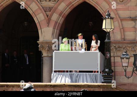 The Queen and Meghan Markle visit storyhouse Chester Stock Photo