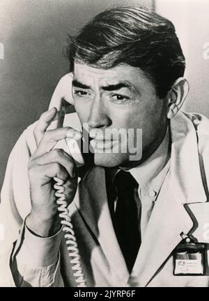 Actor Gregory Peck in the movie Mirage, USA 1965 Stock Photo