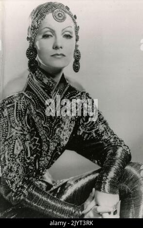 Swedish actress Greta Garbo, USA 1930s Stock Photo - Alamy