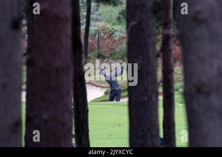 Virginia Water, UK. 08th Sep, 2022. Aaron Rai (ENG) plays out of the bunker 9th fairway during the BMW PGA Championship 2022 day 1 at Wentworth Club, Virginia Water, United Kingdom, 8th September 2022 (Photo by Richard Washbrooke/News Images) in Virginia Water, United Kingdom on 9/8/2022. (Photo by Richard Washbrooke/News Images/Sipa USA) Credit: Sipa USA/Alamy Live News Stock Photo