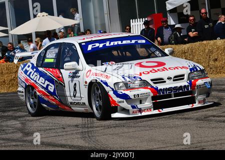 NISSAN PRIMERA GT Stock Photo - Alamy