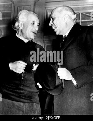 Jawaharlal Nehru with Albert Einstein at Princeton, New Jersey Stock ...