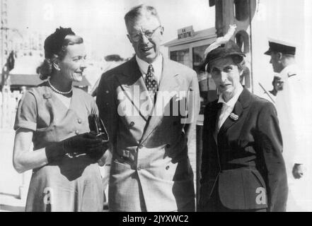 Swedish Royalty And Holiday Hostess. King Gustav Adolf of Sweden and Queen Louise with Lady Mountbatten when The Royal Visitors attended Divine Service Aboard The Cruiser Glasgow, Flagship of Lord - Mountbatten, Commander-in-chief Mediterranean. Sweden's King and Queen are Visiting Malta As Guests of Lord Mountbatten is brother of Queen Louise. The Visitors are staying at Admiralty House. October 14, 1952. (Photo by Planet News Ltd) Stock Photo