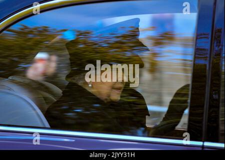 London, UK. 8 September 2022. FILE PHOTO Queen Elizabeth II, Britain's longest reigning monarch has died aged 96.  Photo taken on 12 November 2017 shows  The Queen on her way back to Buckingham Palace after the Remembrance Sunday service. Credit: Stephen Chung / Alamy Live News Stock Photo