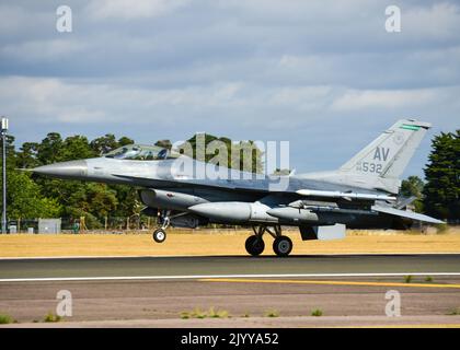 A U.S. Air Force F-16C Fighting Falcon, assigned to the 555th Fighter Squadron from the 31st Fighter Wing, Aviano Air Base, Italy, lands at Royal Air Force Base Lakenheath, United Kingdom, Aug. 24, 2022, in preparation for the Royal Air Force’s Cobra Warrior 2022 exercise. The partnerships created through recurring training events, like Cobra Warrior, better support NATO’s ability to employ a strategic force in theater whenever called upon. (U.S. Air Force photo by Tech. Sgt. Miquel Jordan) Stock Photo